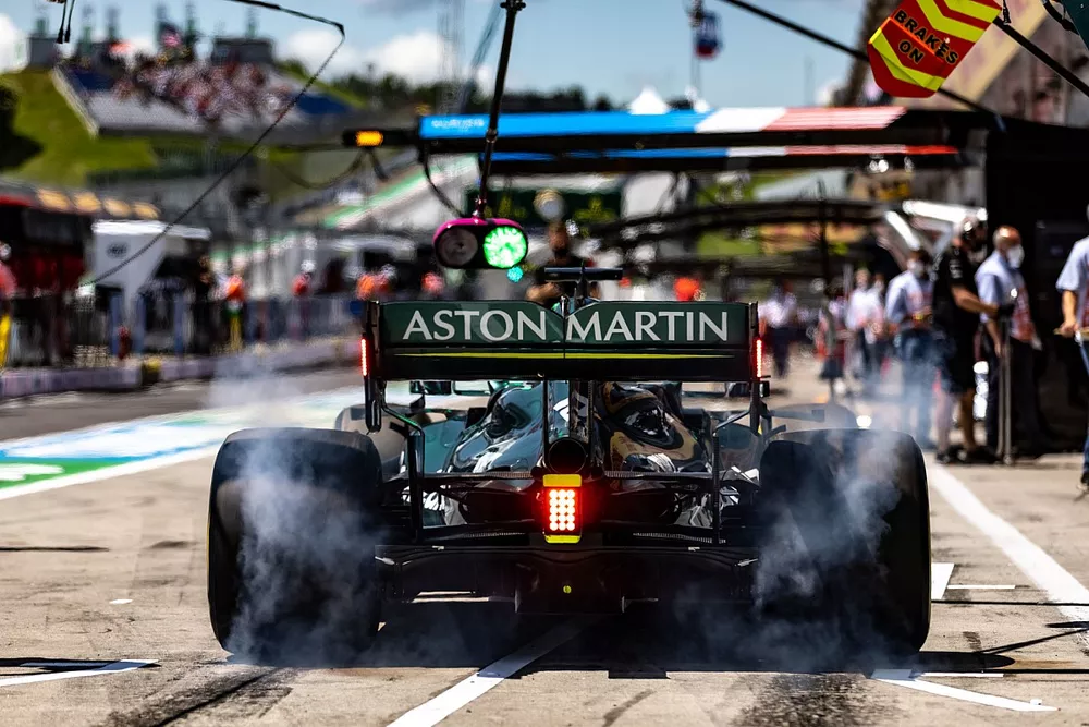 Lance Stroll, Aston Martin AMR21, in pit lane