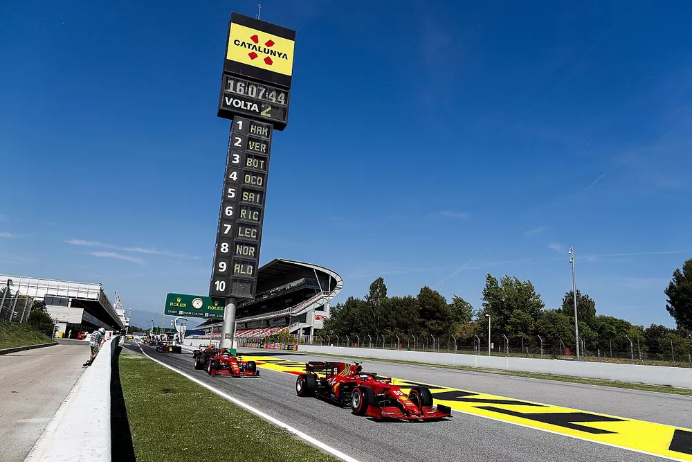 Carlos Sainz Jr., Ferrari SF21, Charles Leclerc, Ferrari SF21