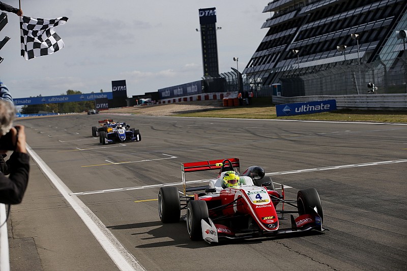 Trois victoires en un week-end pour Mick Schumacher !