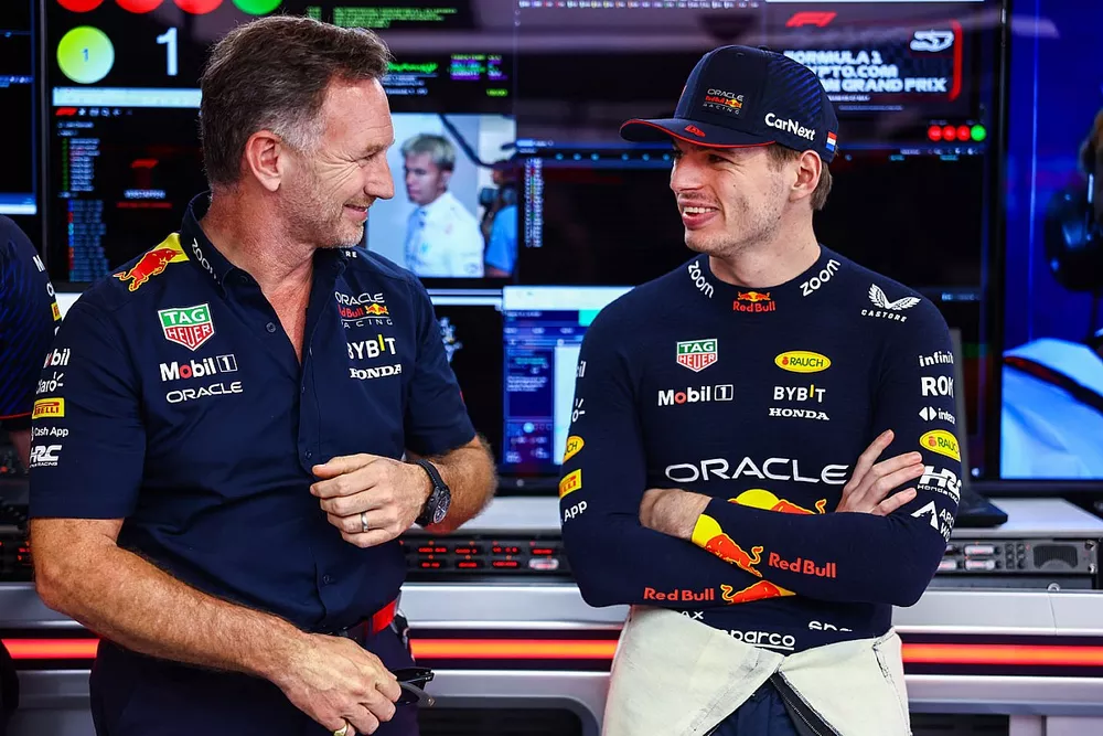 Max Verstappen, Red Bull Racing habla con el director del equipo Red Bull Racing, Christian Horner.