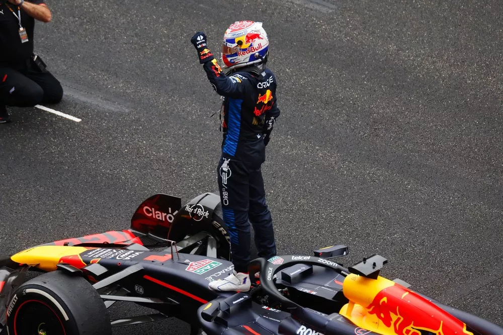 Max Verstappen, Red Bull Racing, vainqueur, dans le Parc Ferm&eacute;