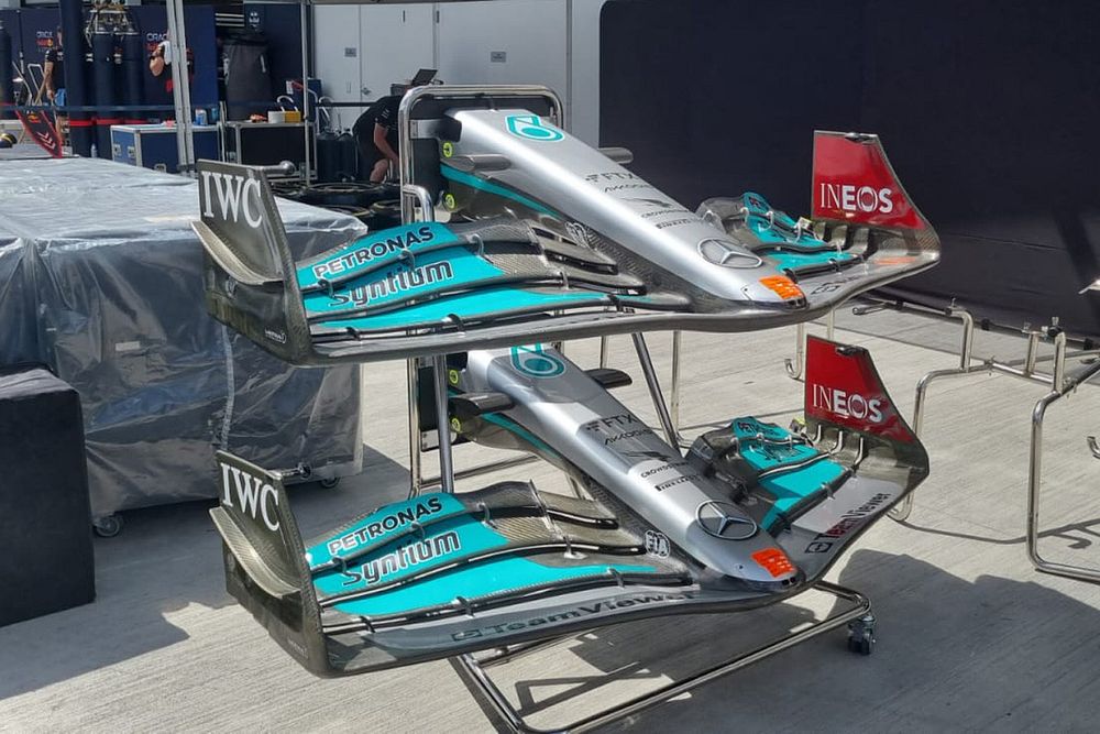 Mercedes W13 front wing
