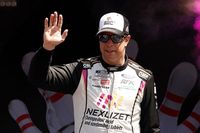 Brad Keselowski, piloto de NASCAR, sale del hospital tras ser operado