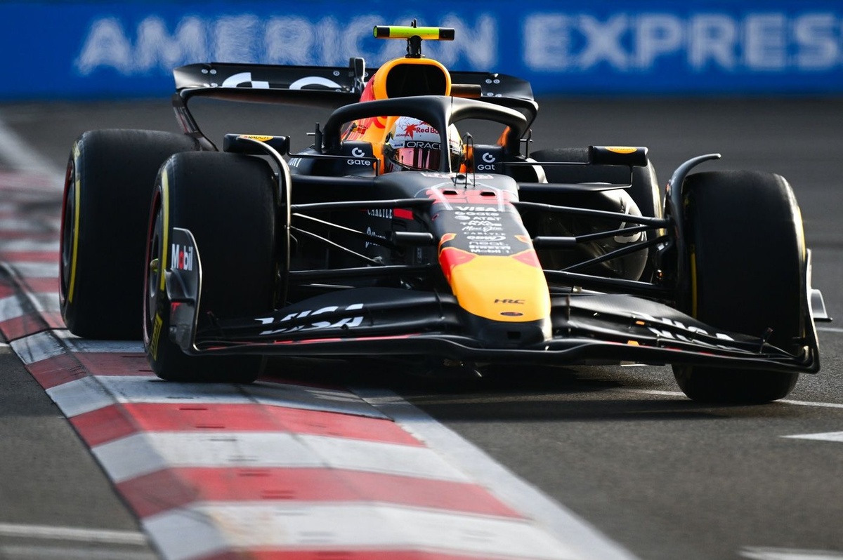 HAAS F1 ロマングロージャン 1/2ヘルメット　オートグラフ入り。 HAAS F1 ロマングロージャン 1/2ヘルメット オートグラフ入り