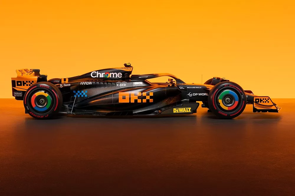 Decoraci&oacute;n especial del McLaren MCL60 para el GP de Singapur y GP de Jap&oacute;n 2023 de F1