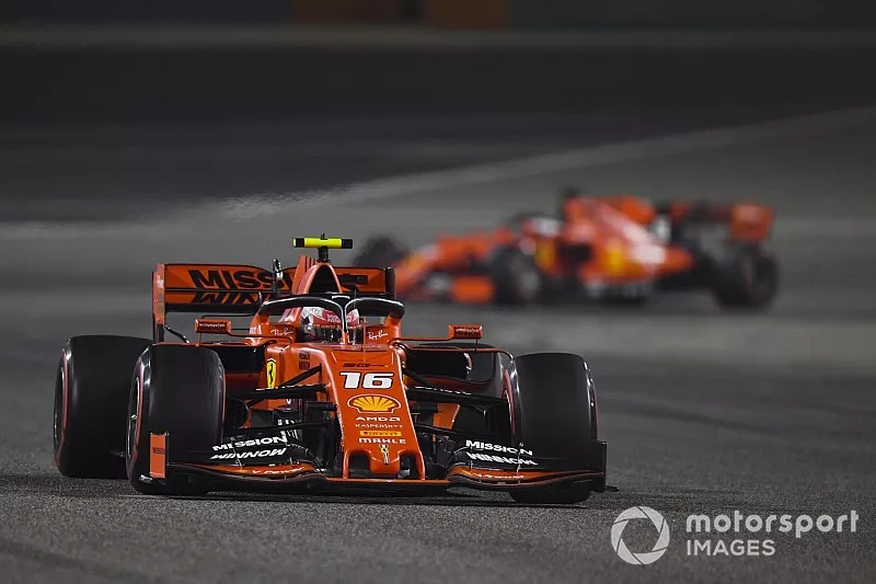 Charles Leclerc, Ferrari SF90, devant Sebastian Vettel, Ferrari SF90