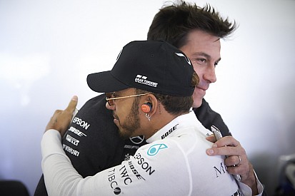 Wolff: Hamilton ve Schumacher tarihin en iyi sürücüleri