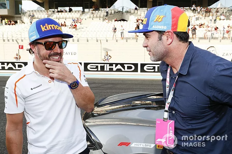 Fernando Alonso, McLaren y el piloto de NASCAR Jimmie Johnson