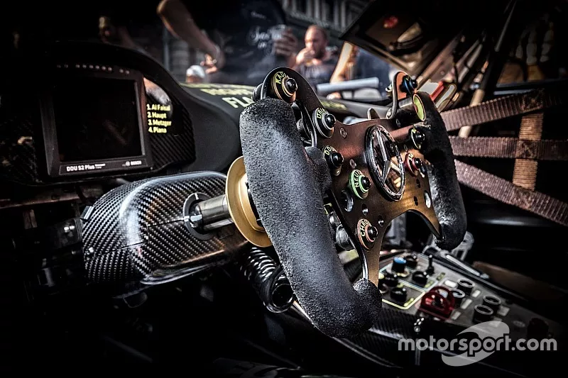Mercedes-AMG GT3 steering wheel