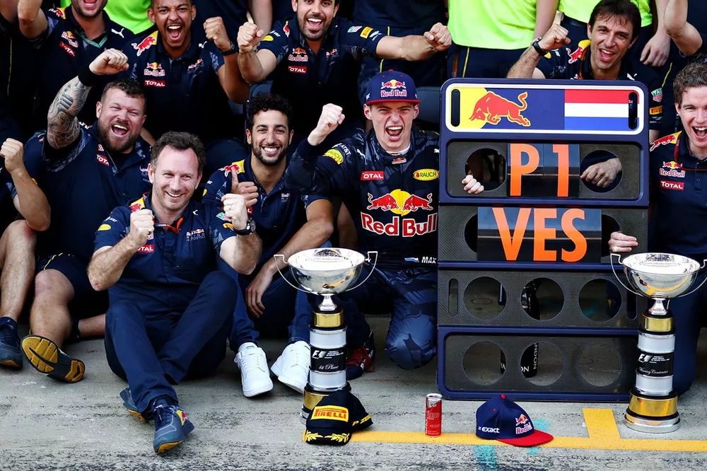 Max Verstappen, Red Bull Racing, Daniel Ricciardo, Red Bull Racing, Team Principal Christian Horner