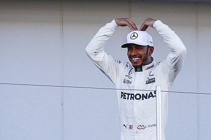 Hamilton vence e Vettel abandona; as imagens do GP do Japão