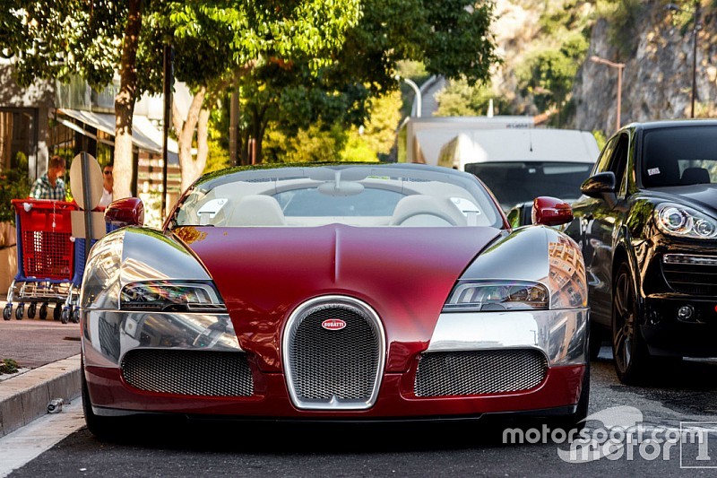 Photos - L'une des Bugatti Veyron saisies par la justice