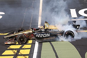 Iowa IndyCar: Hinchcliffe wins, Newgarden suffers in bizarre finish