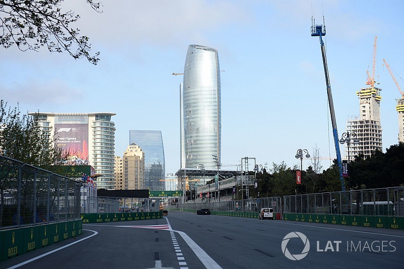 La FIA modifica l'ingresso in pit lane di Baku per le lamentele dei piloti