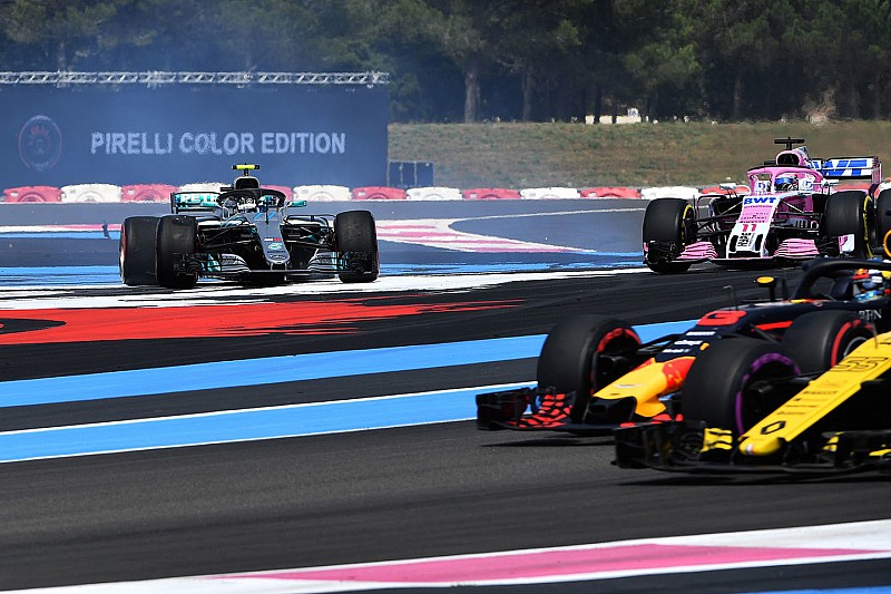 Mercedes: Bottas perdeu 5% de downforce após toque de Vettel