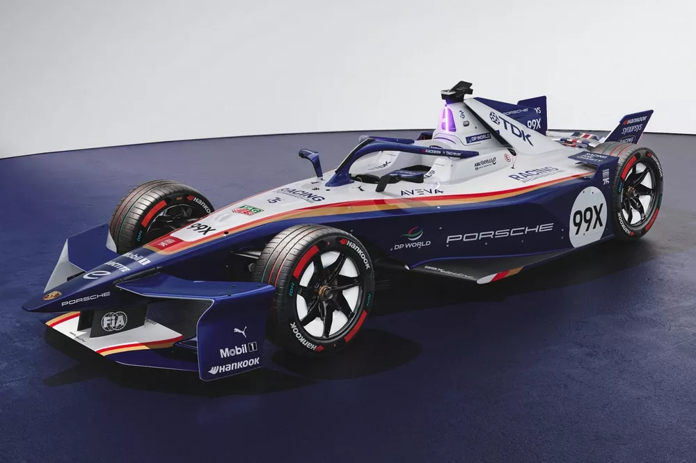 Porsche 99X Electric, livrea speciale per Londra