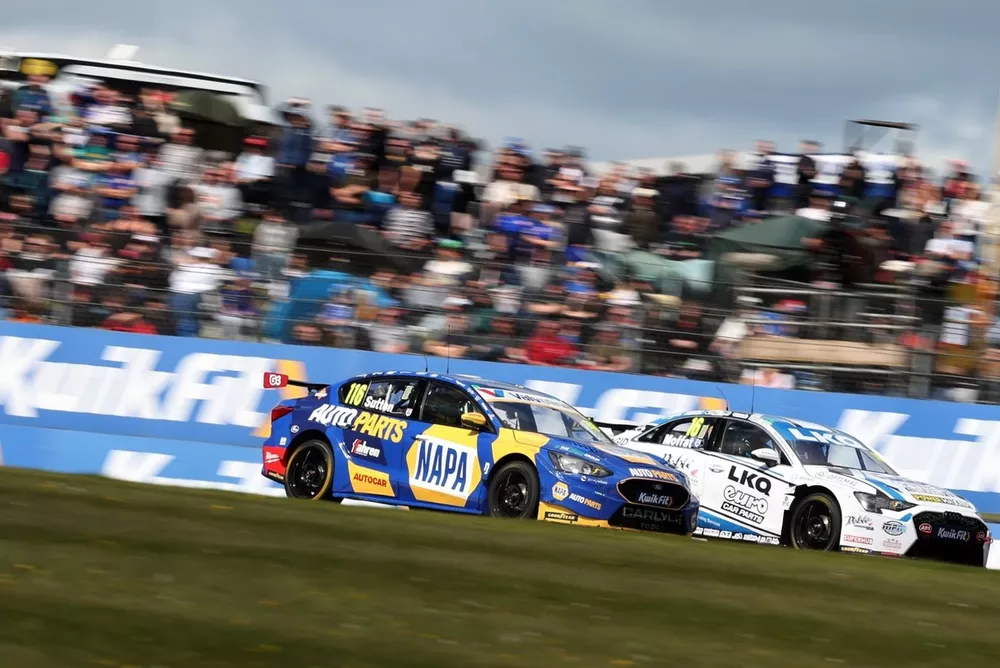 Ash Sutton Donnington R1