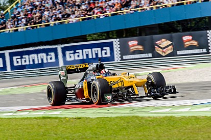 Renault провела демо-заїзди у Сен-Рафаелі