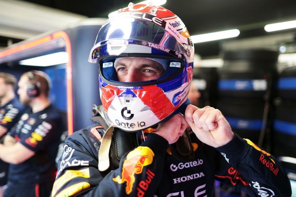 Mit tud csinálni az F1-es bajnok Max Verstappen az új FIA platina ...