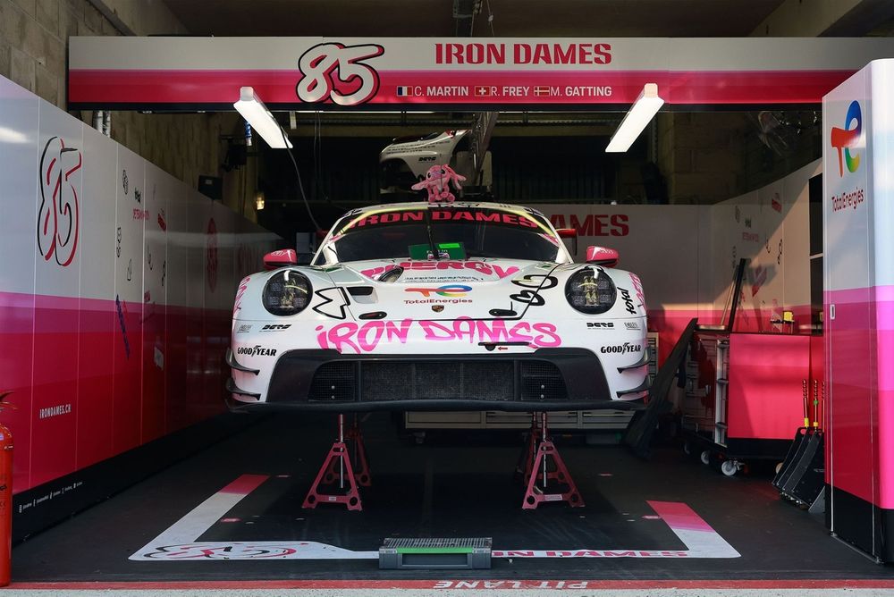 #85 Iron Dames Porsche 911 GT3 R LMGT3