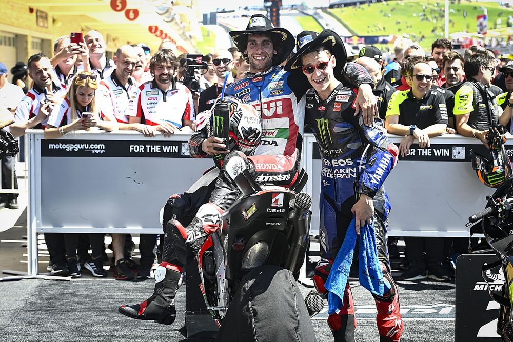 Ganador de la carrera Alex Rins, Team LCR Honda y el tercer lugar Fabio Quartararo, Yamaha Factory Racing