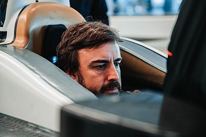 Alonso túl van az indys üléspróbáján a McLaren csapatával