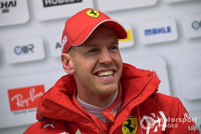 Vettel promuove la Ferrari: