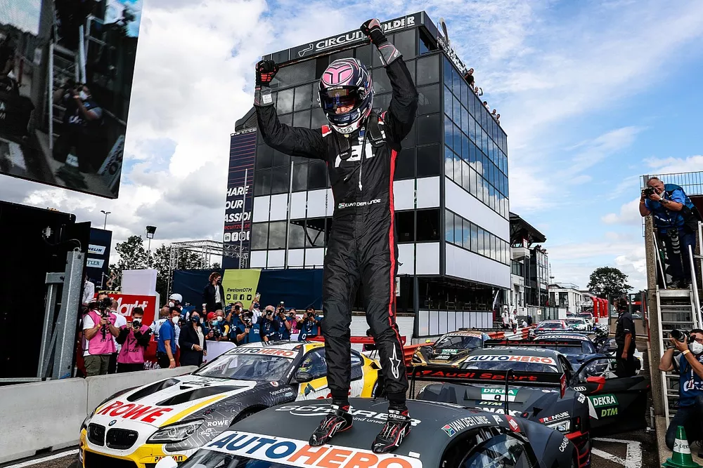 Race winner Kelvin van der Linde, Abt Sportsline