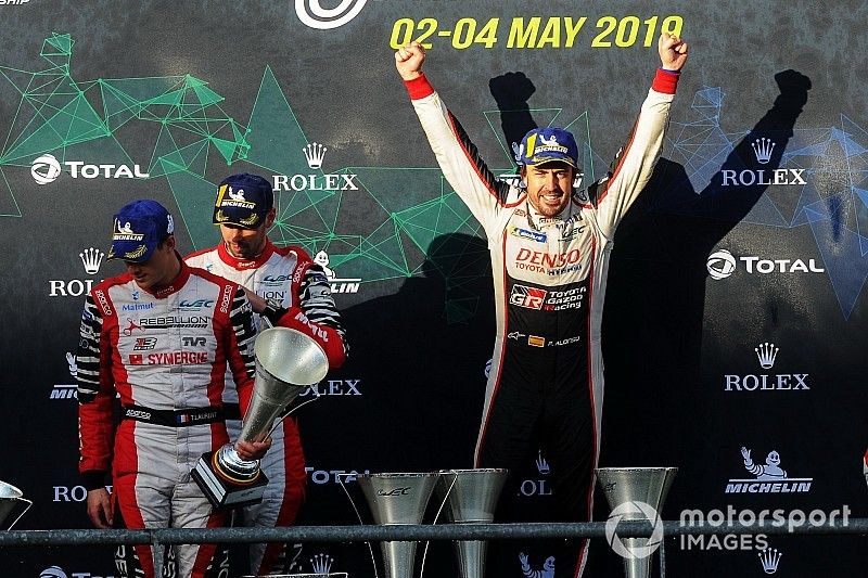 Podio: #8 Toyota Gazoo Racing Toyota TS050: Fernando Alonso