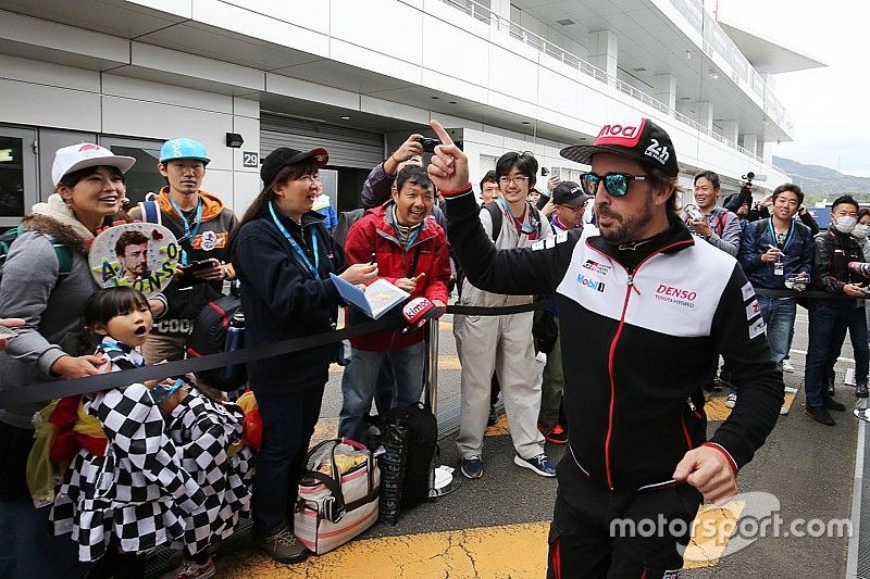 Fernando Alonso, Toyota Gazoo Racing con fans
