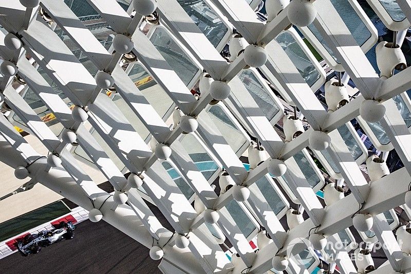 Lewis Hamilton, Mercedes-AMG F1 W09 