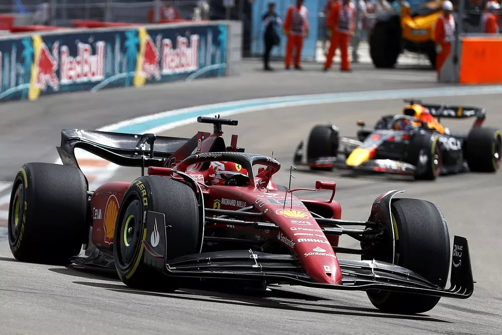 Charles Leclerc, Ferrari F1-75, Max Verstappen, Red Bull Racing RB18