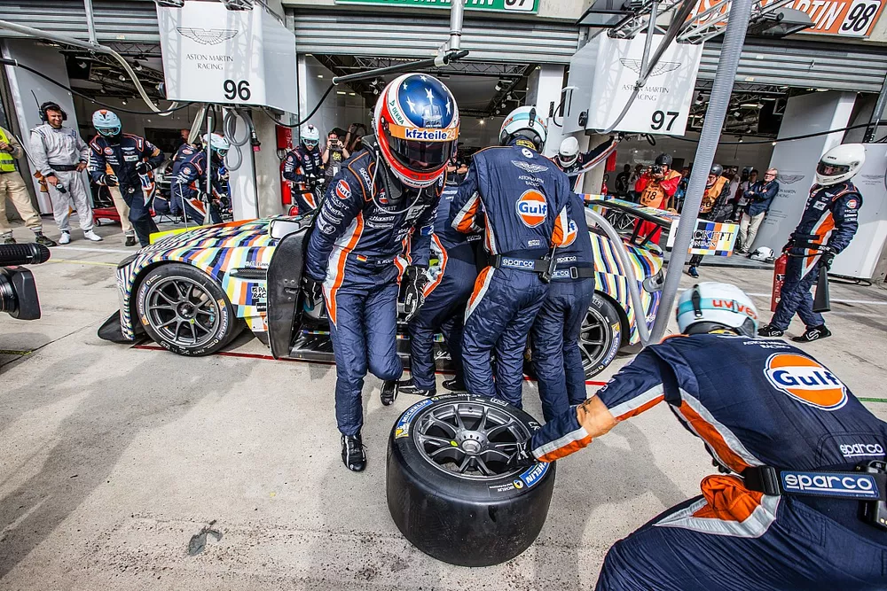 #97 Aston Martin Racing Aston Martin Vantage V8 - GTE Pro: Darren Turner, Stefan Mucke, Rob Bell
