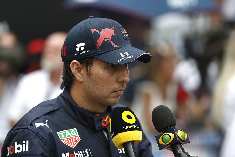 Sergio Pérez, Red Bull Racing, es entrevistado tras la clasificación