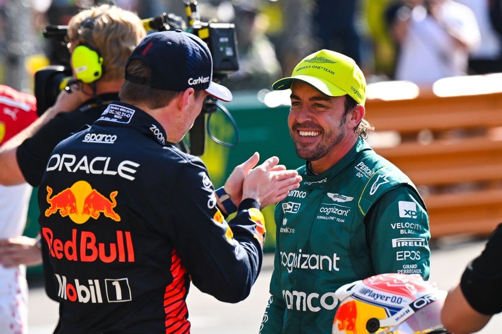 Max Verstappen, Red Bull Racing, Fernando Alonso, Aston Martin F1 Team, talk in Parc Ferme after Qualifying