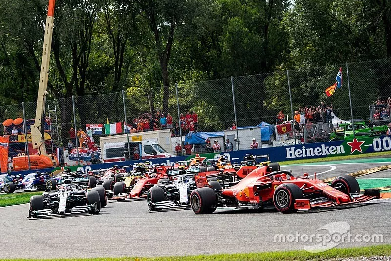 Charles Leclerc, Ferrari SF90 m&egrave;ne au d&eacute;part