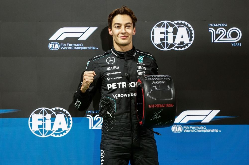 Pole man George Russell, Mercedes-AMG F1 Team, with his Pirelli Pole Position Award