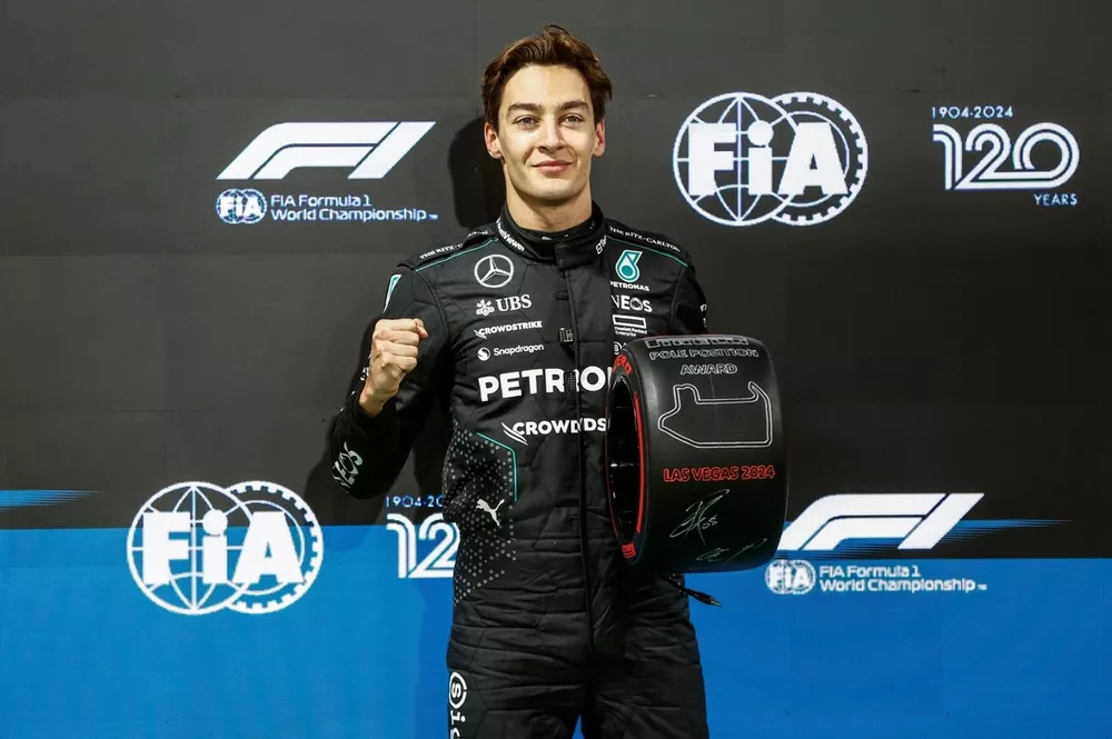 Pole man George Russell, Mercedes-AMG F1 Team, with his Pirelli Pole Position Award