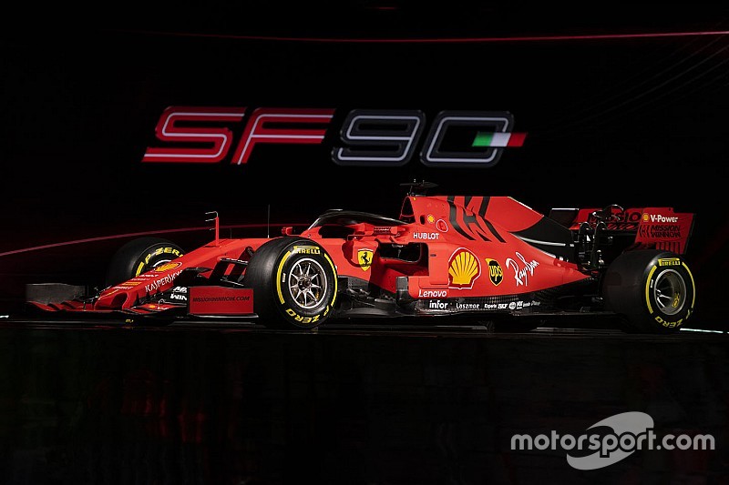 Vettel és Leclerc a Ferrari új szerelésében