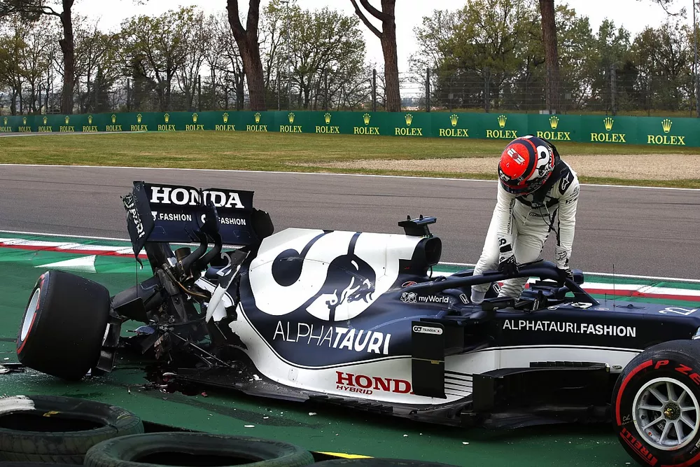 Yuki Tsunoda, AlphaTauri AT02 after his crashes