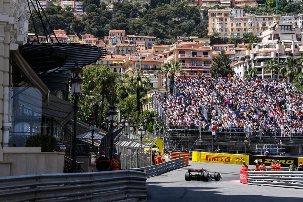 Lewis Hamilton, Mercedes W13