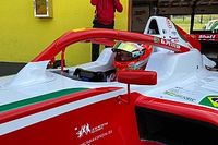 Gianluca Petecof volta da quarentena e domina treinos da F3 Regional Europa em Mugello