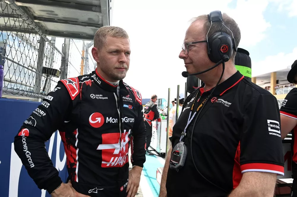 Kevin Magnussen, Haas F1 Team, Mark Slade, Race Engineer, Haas F1 Team