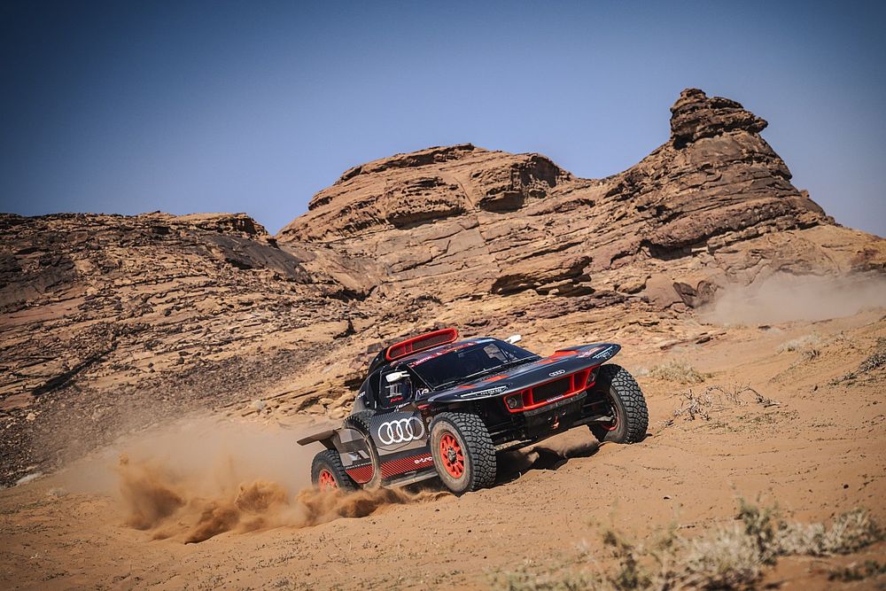 #202 Team Audi Sport Audi RS Q e-tron E2: Stephane Peterhansel, Edouard Boulanger