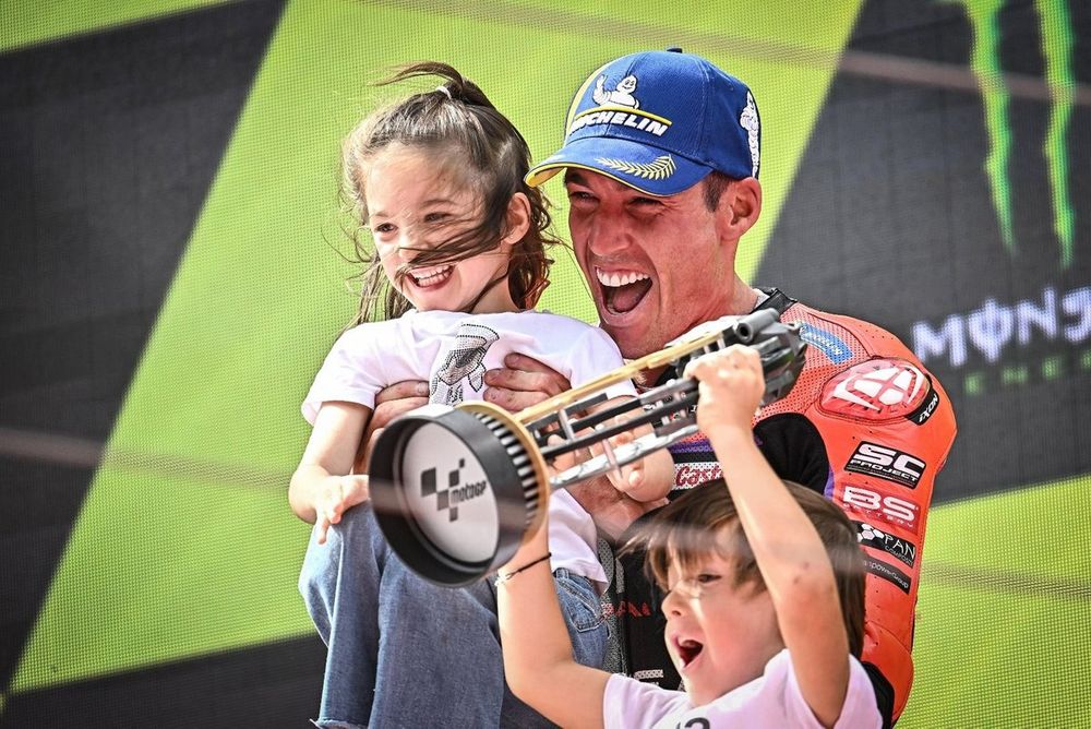 Aleix Espargaro retirada