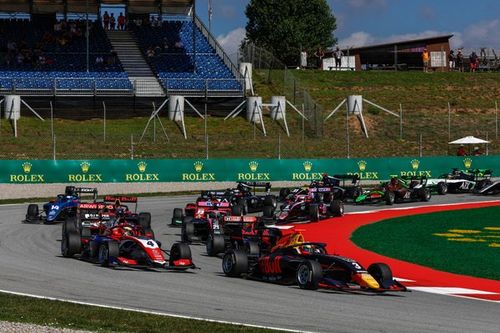 F3 España: Lindblad, tapado de Red Bull, se impone en una carrera histórica