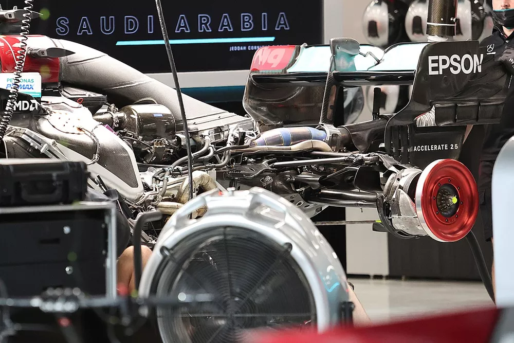 Detalle del motor Mercedes W12