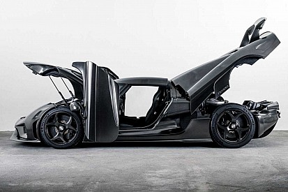 Koenigsegg Regera отримав вручну відполірований карбоновий кузов