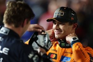 Verstappen da las gracias a Norris: "Miró mucho los retrovisores y se olvidó de frenar"