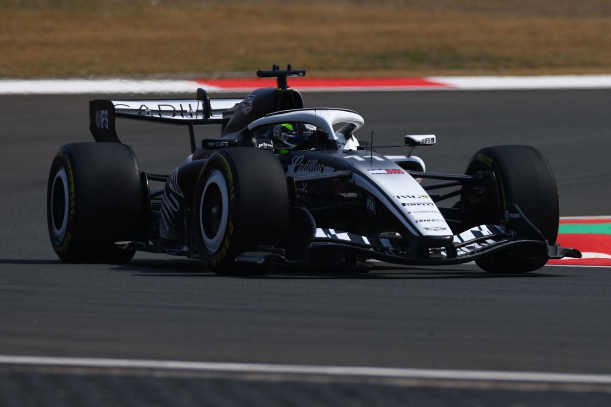 F1 | Cadillac arranca: la pompa della benzina continua a essere un problema